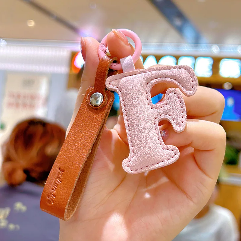 Llavero con letra inicial de c - Monogram Keychain Leather reseña y precio